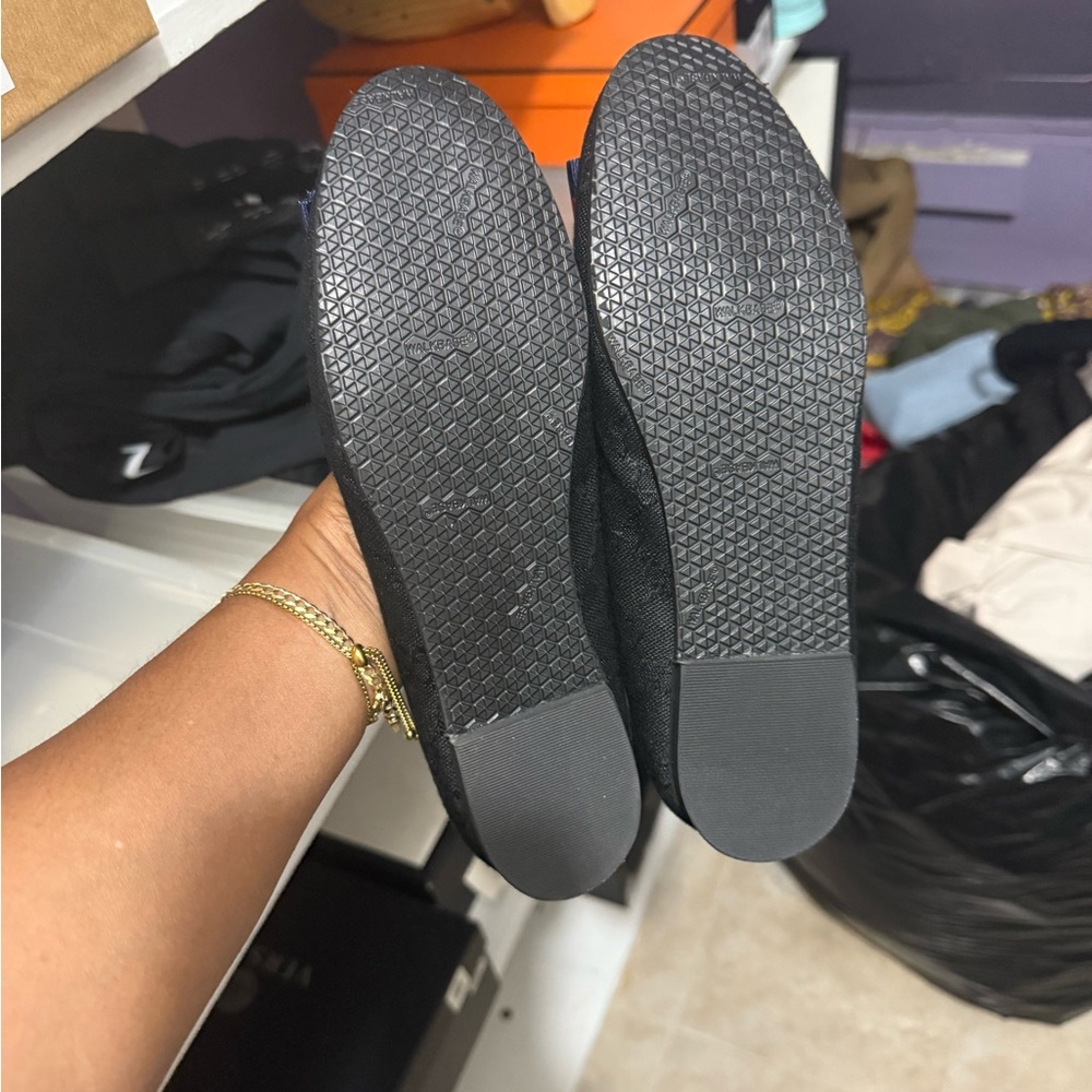 Gucci Black Flats with Gold and Red Accents - Picture 2 of 4